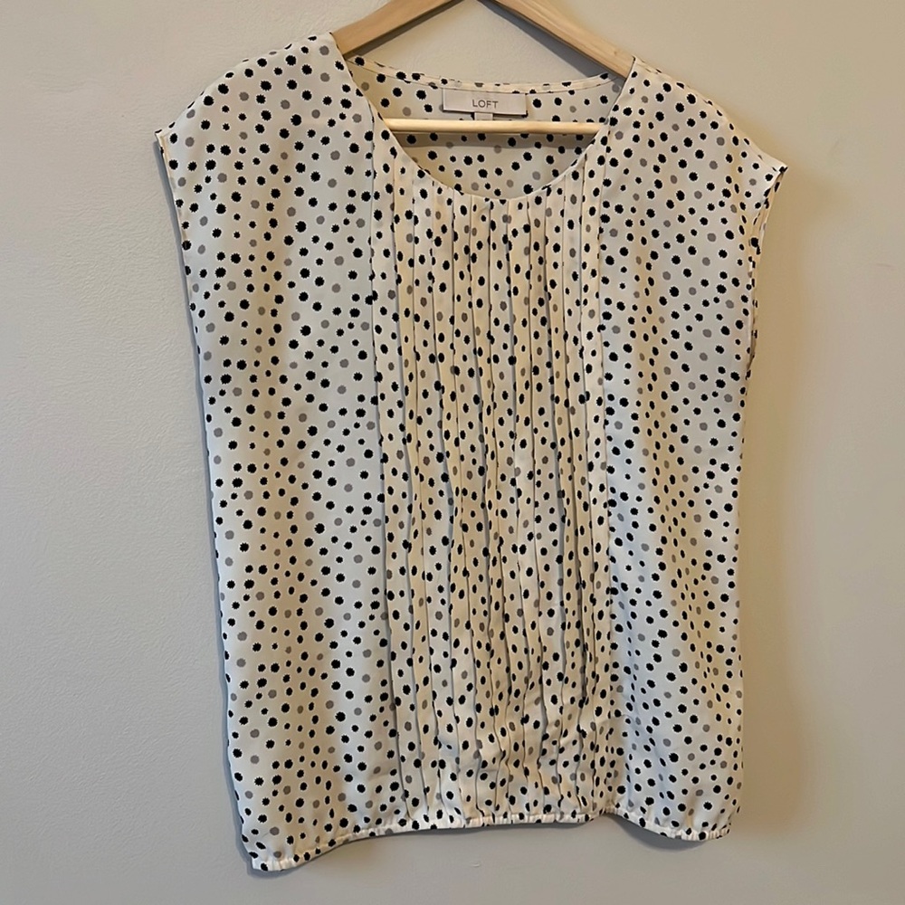 LOFT sleeveless Top